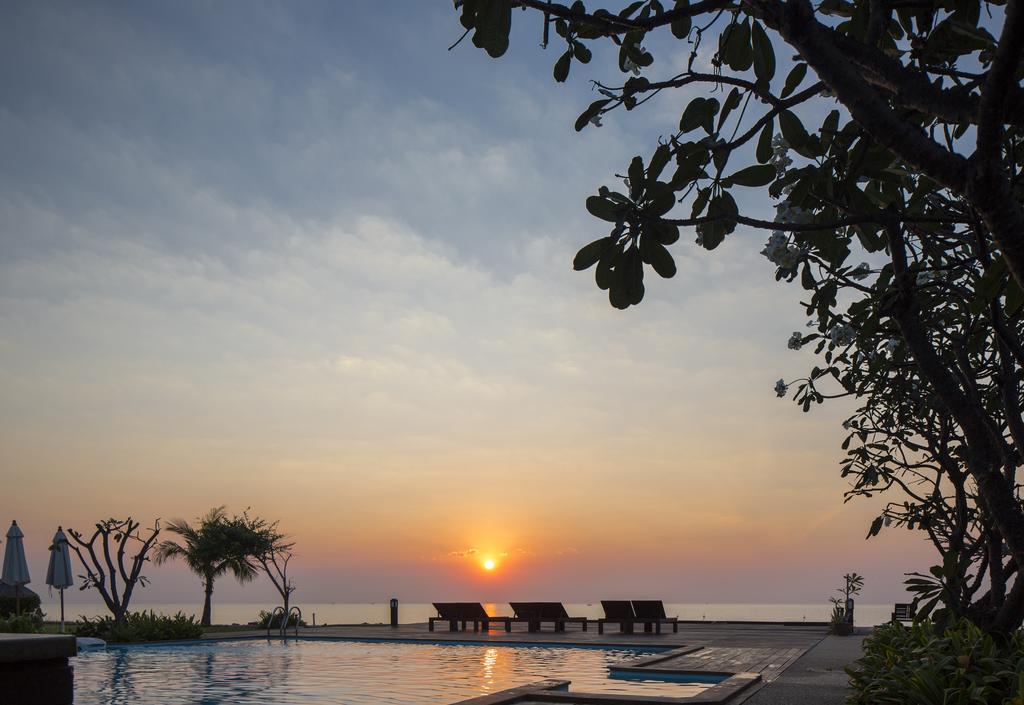 i Tara Resort&Spa Haad Chao Samran Exterior foto